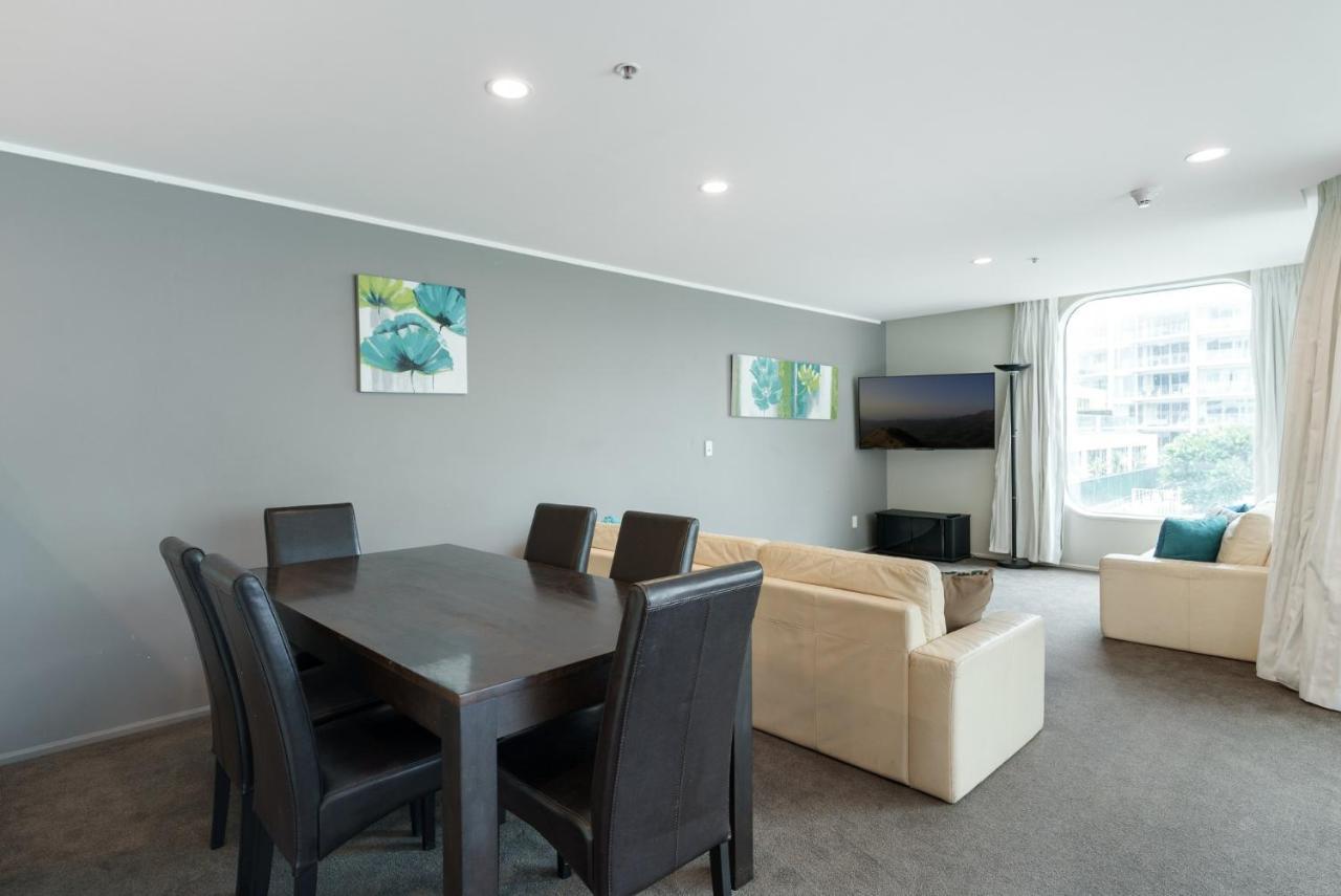 Oceanside Apartment With Garden Views Mount Maunganui Eksteriør bilde
