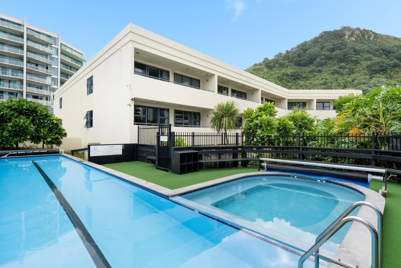 Oceanside Apartment With Garden Views Mount Maunganui Eksteriør bilde