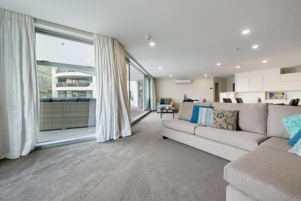 Oceanside Apartment With Garden Views Mount Maunganui Eksteriør bilde