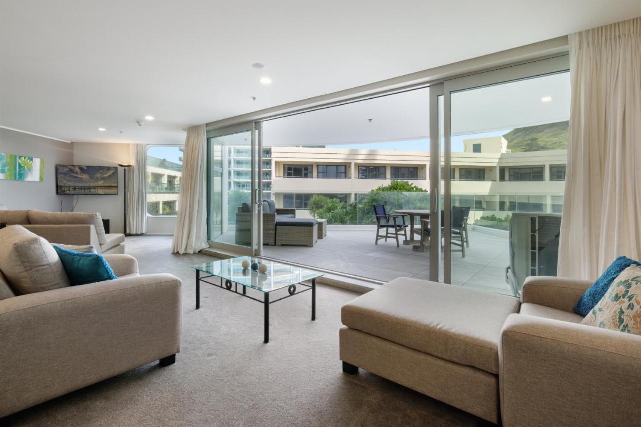 Oceanside Apartment With Garden Views Mount Maunganui Eksteriør bilde