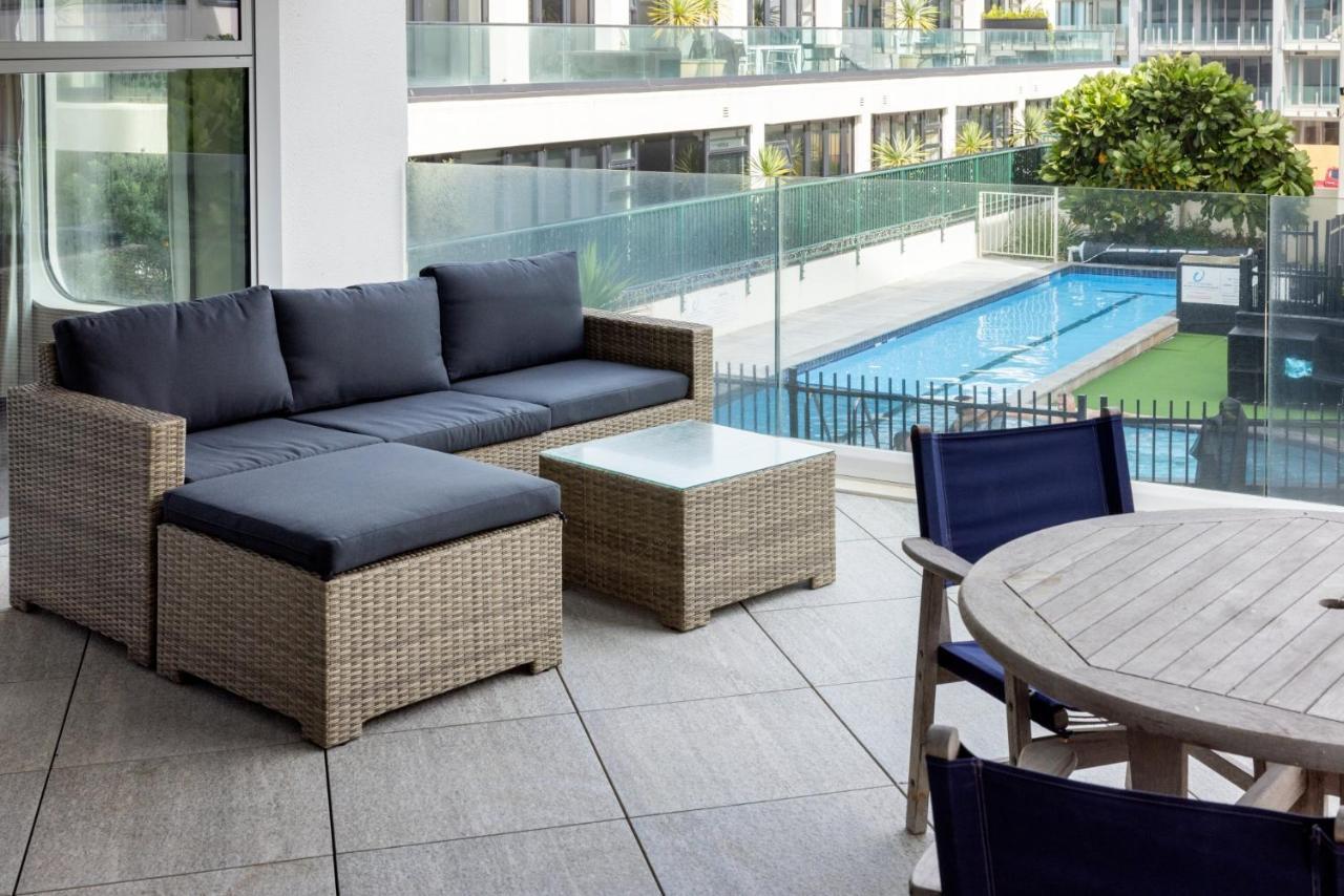 Oceanside Apartment With Garden Views Mount Maunganui Eksteriør bilde