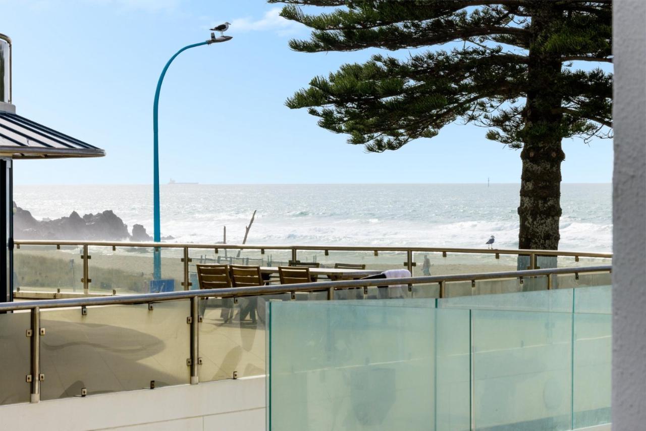 Oceanside Apartment With Garden Views Mount Maunganui Eksteriør bilde